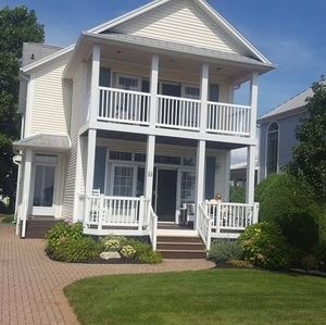 Meet your Posher, Jean